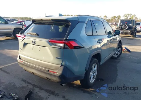 2021 Toyota Rav4 Xle z USA, uszkodzony, nr VIN 2T3W1RFV5MW129433